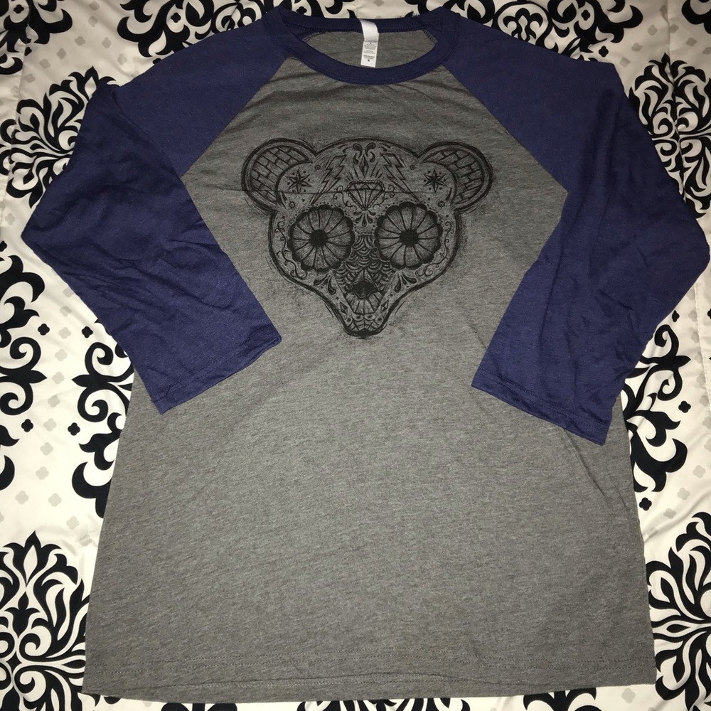 NWOT Chicago Cubs baseball tee